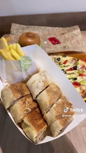 Delicious Shawarma at Anna's Chicken in Istanbul