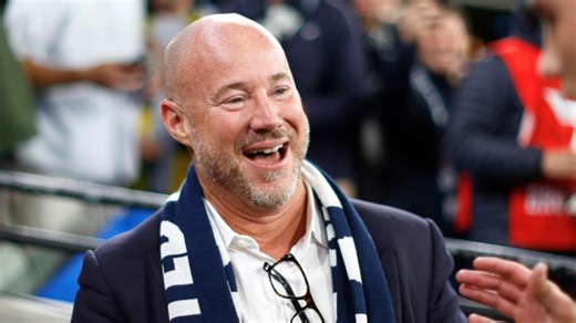 Carlton boss Luke Sayers embroiled in lewd photo scandal