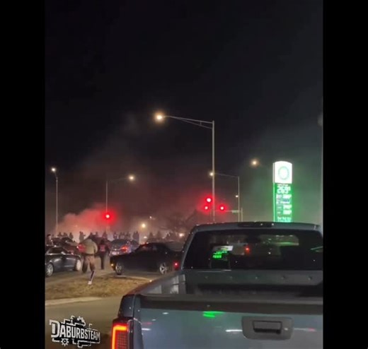 Chicago Suburbs on Instagram: "Meanwhile in Chicago South Suburbs “ Robbins” Take Over #daburbsofchicago"