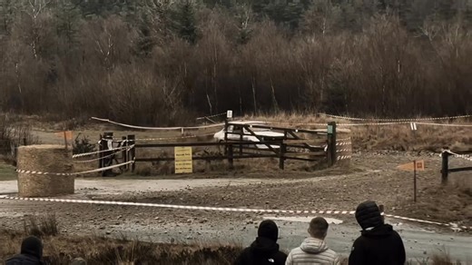 🎥 Fan Cam Some of our FUCHS UK #BHRC crews in action at Gale Rigg this morning 🙌 Two stages remain here in Yorkshire.. | The British Historic Rally Championship