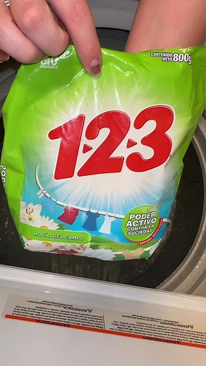 Trying 123 powder for the first time 🤩 I loved it 😍#laundry #dolaundrywithme #laundrytok #laundrypowder