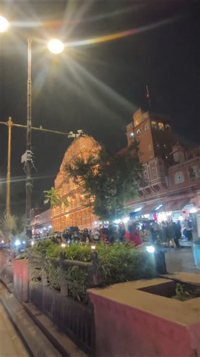 jaipurr7 on Instagram: "Hawa Mahal night' view 😍"
