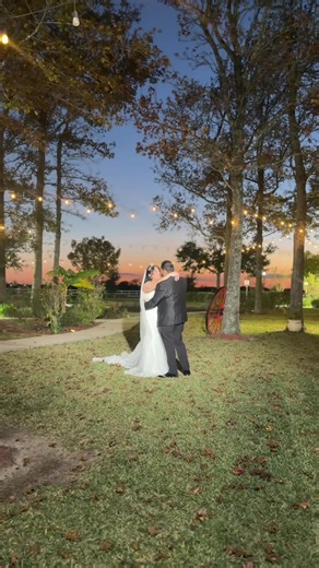 Love written in the stars 🌌 May your marriage be filled with endless love, laughter, and beautiful memories, congratulations to Jackie & Miguel on tying the knot! So honored to be the place where your forever began at Bonanza Ranch🌟 Que su matrimonio esté lleno de amor, risas y momentos inolvidables ¡felicidades Jackie & Miguel por unir sus vidas! Un honor ser el escenario donde comenzó su para siempre en Bonanza Ranch 🌟 #BonanzaVenues #BonanzaRanch #DreamWedding