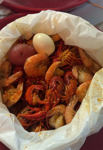 Stepping out of my usual crawfish spot and trying somewhere new 🤤📍 #crawfish #boil #seafood #houston #fyp