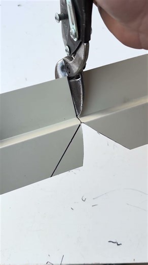 Install Flashing Metal Roofing #roofing #install #flashing #roof #tips