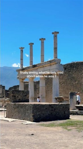 visiting pompeii bc you read about in magic tree house as a kid #pompeii #travelitaly