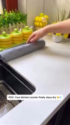 I found something interesting for the kitchen 👀 This silicone kitchen mat keeps your slab clean from oil, water & heat. No stains. No daily scrubbing. Perfect for Indian cooking. ✅ Anti-slip ✅ Easy to wash ✅ Reusable & durable 🚚 COD available across India | Auvetta