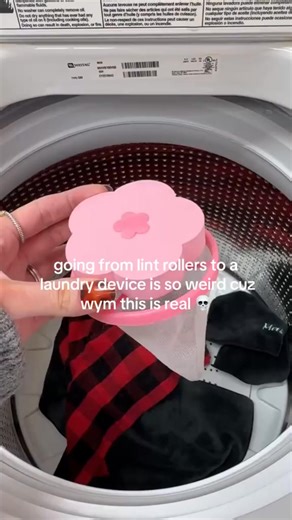  Tired of pet hair sticking to everything? Meet your new laundry hero!  These Laundry Pet Hair Catchers trap every strand of fur, lint, and fuzz while you wash. Just toss them in — no setup, no stress! 狀 Reusable, eco-friendly, and super effective — your clothes come out fresh, clean, and totally fur-free! ✨ | Berenice Puentes | Facebook
