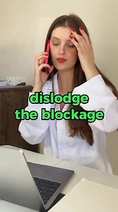 She can't swallow the food 🍔 | Learn English