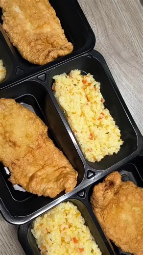 Astăzi la meniul zilei găsești ciorbă de legume, șnițel de pui cu pilaf de orez și ciorbă de afumătură — totul proaspăt și gustos, doar la 27 RON! Te așteptăm la Pizzeria Picolo Oarja sau poți comanda la  0774 699 783. #meniulzilei #pizzeriapicolooarja #fyp #pentrutine #arges | Pizzeria Picolo Oarja | Facebook