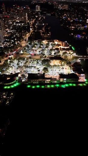 Views worth visiting, from sunrise to starlight. Find us at The Village Shops on Venetian Bay: 4200 Gulf Shore Blvd N, Naples, FL. | The Village Shops on Venetian Bay