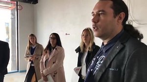 4.9K views · 22 reactions | News aus der Geschäftswelt von unserem Partner Netgo GmbH , der Wirtschaftsförderung Borken - Stadtverwaltung und Berufskolleg Borken: Das Gründerzentrum zieht um in das neue Netgo GmbH! Ideenwettbewerb für die Schüler des BKB Borken für ein neues Logo inkl. Namensgebung! Der Gewinner wird prämiert! O-Ton mit Geschäftsführer (NETGO) Patrick Kruse, Katrin Damme und Julia Ohters (Stadt Borken). | Borken Live | Facebook