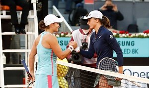 Swiatek 'cried for 40 minutes' after Barty announced shock retirement