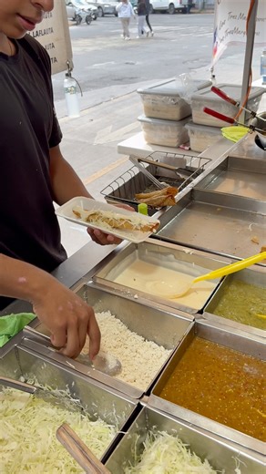 17K views · 155 reactions | Flautas flautas de pollo #flautas #viral #parati #pollo #AntojitosMexicanos | Los Antojitos | Facebook