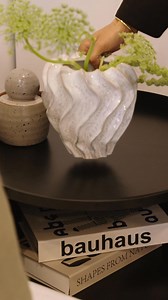 What does Abhishek Dekate's dream space look like? This Canadian Designer favours a minimalist, earthy colour palette with organic textures and modern accents. Endy pieces featured in this space are: ⁣→ Platform Bed in Cream Bouclé⠀ ⁣→ Swivel Nightstand in Black Obsidian⠀ ⁣→ Wooden Nightstand in Black ⁣→ Wooden Dresser in Smoked Oak | Endy | Facebook