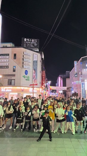 꼬마 댄서와 함께하는 랜덤 댄스 도전!