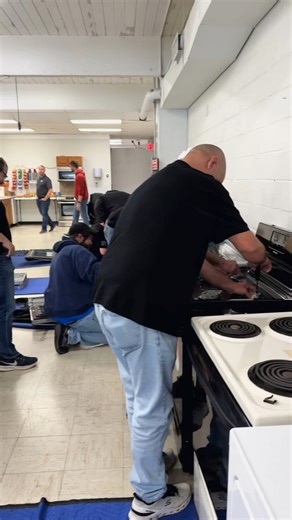 Week 2: Gas Range labs🛠#fredsapplianceacademy #appliancetechnician #tradeschool #technician #stovetop #appliancerepairtraining #handsonlearning | Fred's Appliance Academy