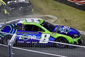 Kyle Busch gets his Valentine’s shopping done for beau Samantha during media day