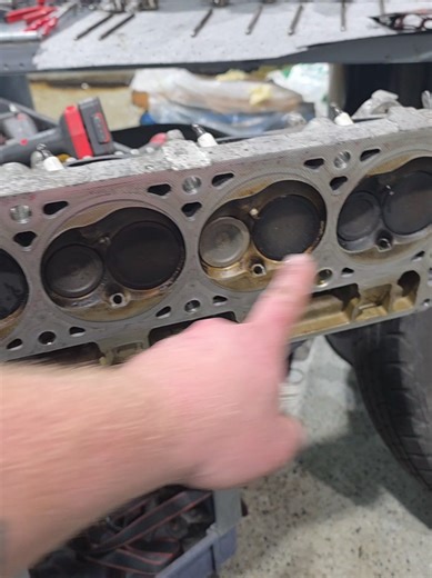 2017 Cadillac Escalade Afm Lifter Failure Due To Leaky Injector and It Snapped A Push Rod And Broke The Rocker