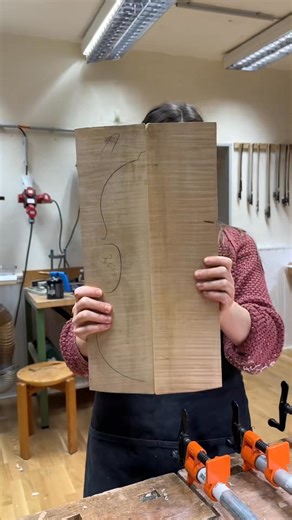 97K views · 1.6K reactions | Using bone glue to glue the violin‘s back. #violin #geige #violinmaker #luthier #geigenbauer #wood #craft #workshop | Jessica.violins | Facebook