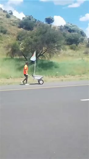 Run boikie run wheelbarrow challenge the facing Bloemfontein go to Cape Town raisins funds for Auntie bullying also for school uniform let's support | Run Boikie Run Monareng