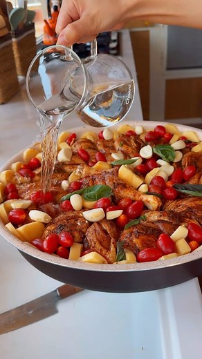 5.5M views · 188K reactions | Roasted chicken and vegetables 襤 one of my fav dishes دجاج بالصينية مع خضار، من اكلاتي البيتية المفضلة! بتحبوها ؟ . . . . . . . . . . . . . . . #abirzkitchen #cooking #recipeoftheday #roasted #roastedchicken #kitchen #cookingram #دجاج_بالفرن d | Abir e sag | Facebook