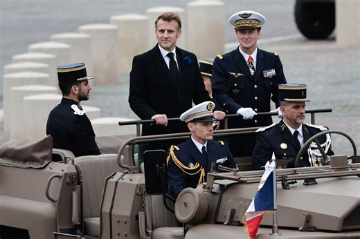 Armée : Emmanuel Macron veut recréer un service militaire, sur la base du volontariat