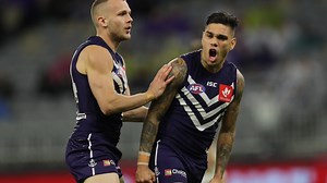 Fremantle Dockers vs Sydney Swans: AFL live scores