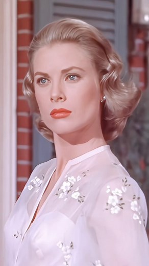 Grace Influential | A vision of grace, a symbol of elegance. From silver screen to princely courts, Grace Kelly’s style transcends time 👑✨ 🎥: @scarlet.199_... | Instagram