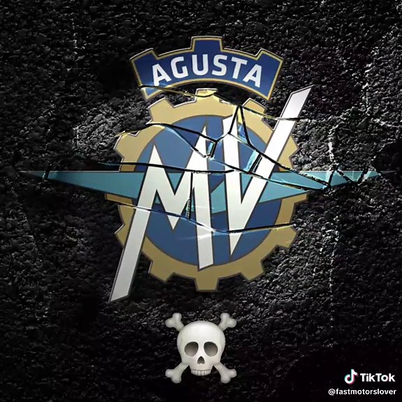 Melhor país do mundo??? . . . . . . . . . . . . . . . . . . . . . . . . . . . . . . . . . . . . . . #carlover #bikelover #italy #SportsCar