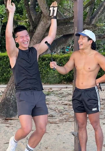 spidey-sense Follow @samuelkwxn for more fitness challenges and share it with a friend! ❤️💪🏻 #fitness #publicchallenge #strength #pullups #gym