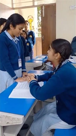 Conversation of govt school student at ticket window of Railway station #delhi #doe #govtschool