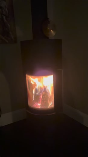 Check out this beautiful Hearthstone Bari wood burning stove 😍😍Sure to make any home warm and cozy 🏡🏡#hearthstonebari #wettcertified #edmontonfireplaces #edmontonsfireplaceexperts #dedicationtoquality | Edmonton Fireplaces