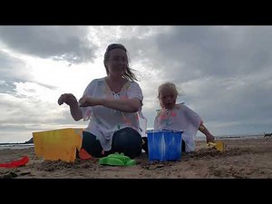 Makaton for 'beach' 🏖️