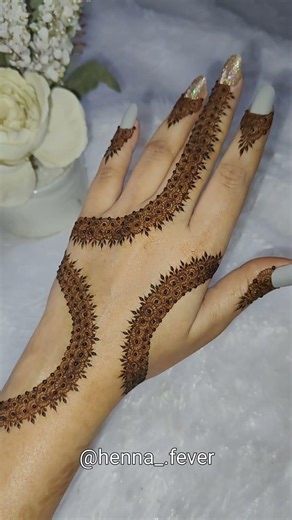 Latest 2026 Minimal Aesthetic Mehendi Henna Design 🤎 Unique Mehandi #henna #mehendiartistry #henna