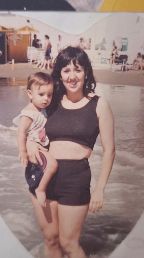 251K views · 8.1K reactions | Te despido con tu cantante favorito Mamita, y con el primer cantante que me hiciste conocer. Te amo para siempre. Gracias a todos por sus saludos y a quienes se acercaron a despedir a mi mama. De a poquito voy a ir respondiendo todos. Mil gracias, ya está en paz ♥️ | Lucas Dg | Facebook