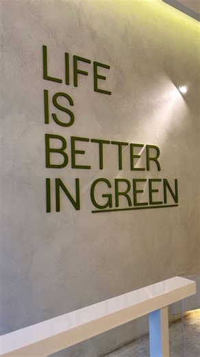 Alejandra Esquivel - 𝐺𝑟𝑒𝑒𝑛 𝑓𝑎𝑠ℎ𝑖𝑜𝑛 𝑑𝑒𝑠𝑖𝑔𝑛𝑒𝑟 on Instagram: "DIY: denim overtop ✨ #denim #upcycling #diy #styles #greenfashion #ideas"