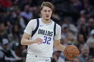 Brandon Williams hits a late 3-pointer, gives Mavericks 100-98 win over Kings