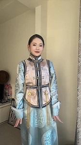 Enjoy the beautiful gestures danced by the lady. 💐🌹🌺 | Across Inner Mongolia