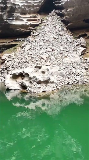 Decompression Dilemmas: Diving Expert's Warning for Beginners