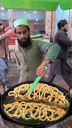 Fresh jalebi making hot crispy and super delicious #FoodPorn #DessertLovers #ViralFood #Tasty #Fyp
