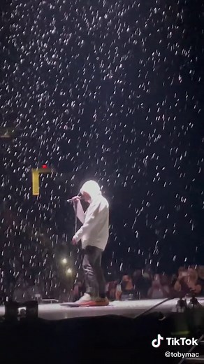 One of the best feelings in the world… walking onstage to come worship with y’all. #tobymac #HitsDeepTour #LiveInDenver #TheElements