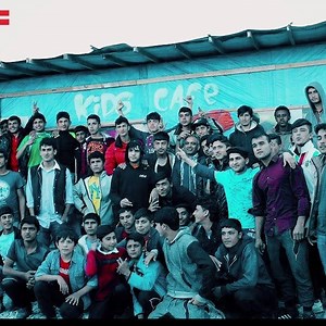 In just over 72 hours over 100,000 people have signed an urgent petition to save a centre for refugee children without families in the Calais Jungle. With only hours left to save the Kids Cafe, campaigners want you to share this and help spread the message change.org/kidscafe | Change.org