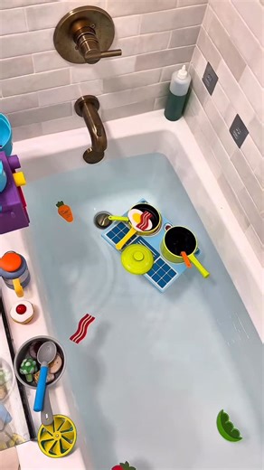 Megan Brown on Instagram: "Set up up a bath to occupy my two kids for an hour 😮‍💨🙌 Comment “BATH” for all the links ✨🛁🧼 https://liketk.it/5I5hK - Toddler mom, kids bath toys, fun kids bath, mom hacks, mom finds #bath #bathtoys #kidsbath #momoftoddlers #toddlermom momoftwo sensoryplay sensoryplayideas"