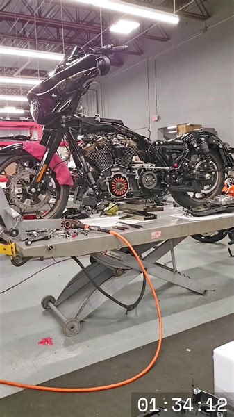 9.7K views · 392 reactions | Check out this Screaming Eagle 135in Motor Build! #shorelinehd #shorelineharleydavidson #harleydavidson #motorbuild | Shoreline Harley-Davidson | Facebook