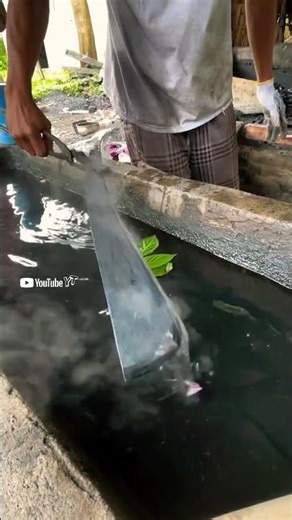 quenching the Machete using water #metalwork