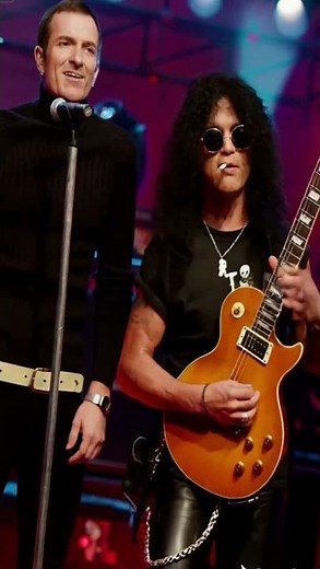 Slash & Scott Weiland of Velvet Revolver on The Tonight Show with Jay Leno