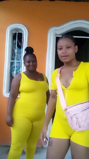 Videos de Vanessa Napa (@vanessa.napa1) con “Bla Bla Bla - Monkey Black”