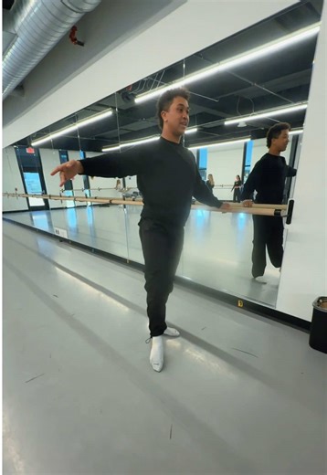 hailey (@haileybills1)’s video of double dutch