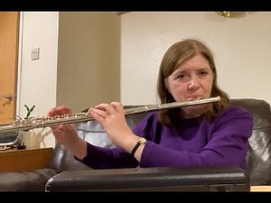 How to get a first sound and first notes from a flute